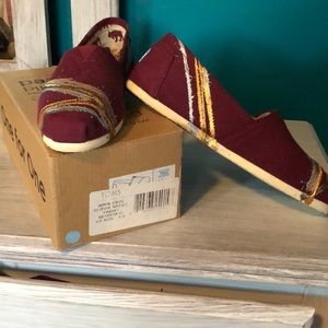 Red and Gold Toms Women’s Size 10
